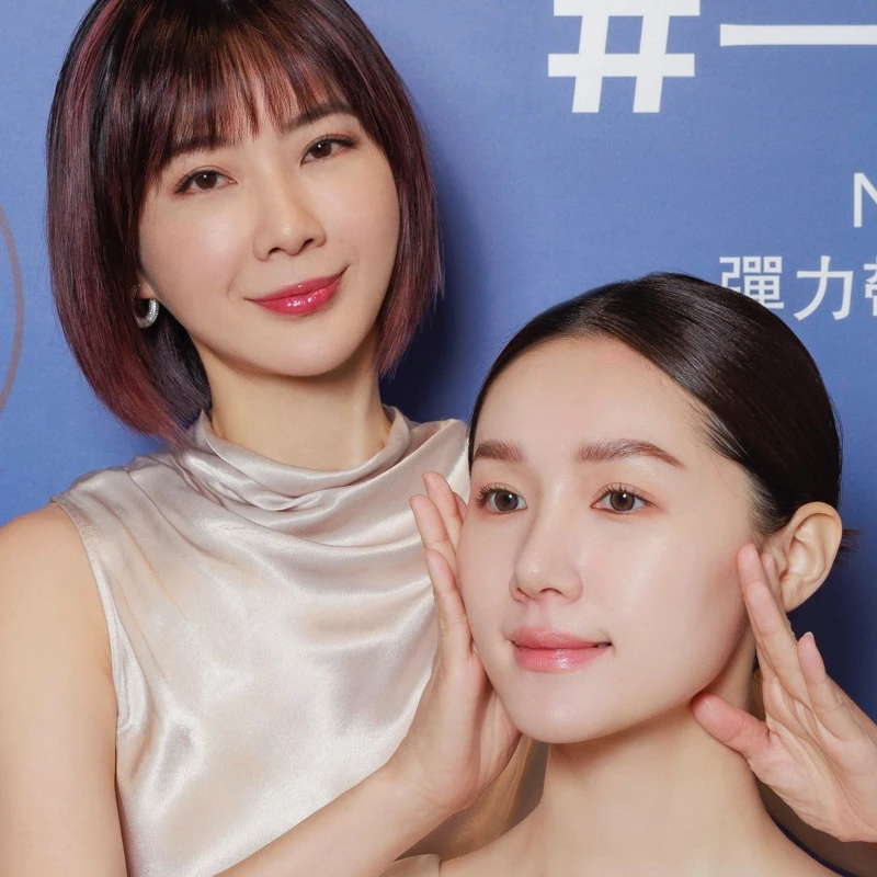 游絲棋老師示範小V臉按摩。