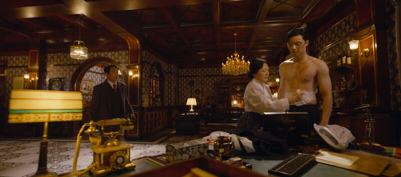 蘿月氏勸張泰尚保命最重要，但張泰尚被激怒堅持要進醫院救人