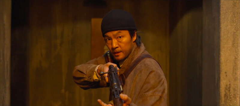 尹鍾元用火攻成功阻止怪物進擊