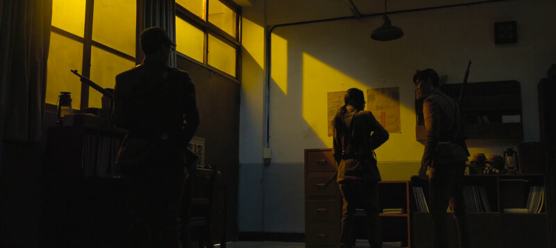 尹采玉(中)問張泰尚(右)是不是喜歡她，現場一片安靜