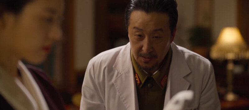 院長向前田夫人提交崔惺沁的研究報告 院長向前田夫人提交崔惺沁的研究報告