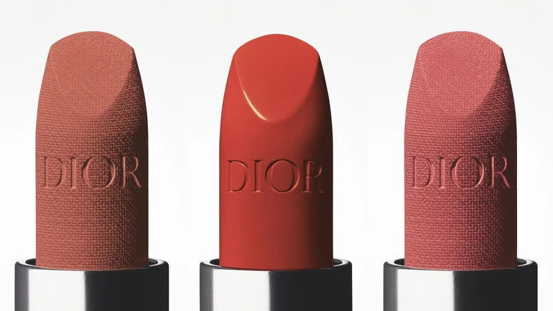 Dior迪奧藍星唇膏(左起為絲絨特霧#200、經典緞光#556、絲絨特霧#217)3.5g，NT1600