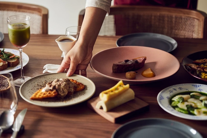 「ULV」輕鬆自由的風格，改裝後點餐方式仍同時提供「單點」與「套餐」。