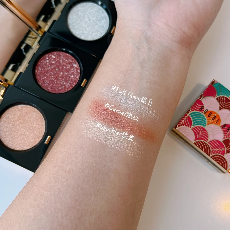 Bobbi Brown極致鑽石眼影幸運光采版(共3色)，NT1,600