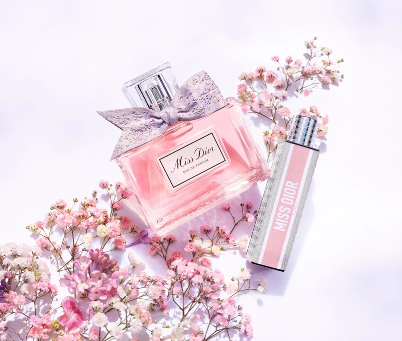 迪奧Miss Dior親吻香膏-香氛與 Miss Dior香氛情境照。