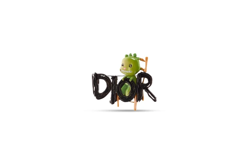 Dior龍形Logo胸針_NTD 24,000 Dior龍形Logo胸針_NTD 24,000