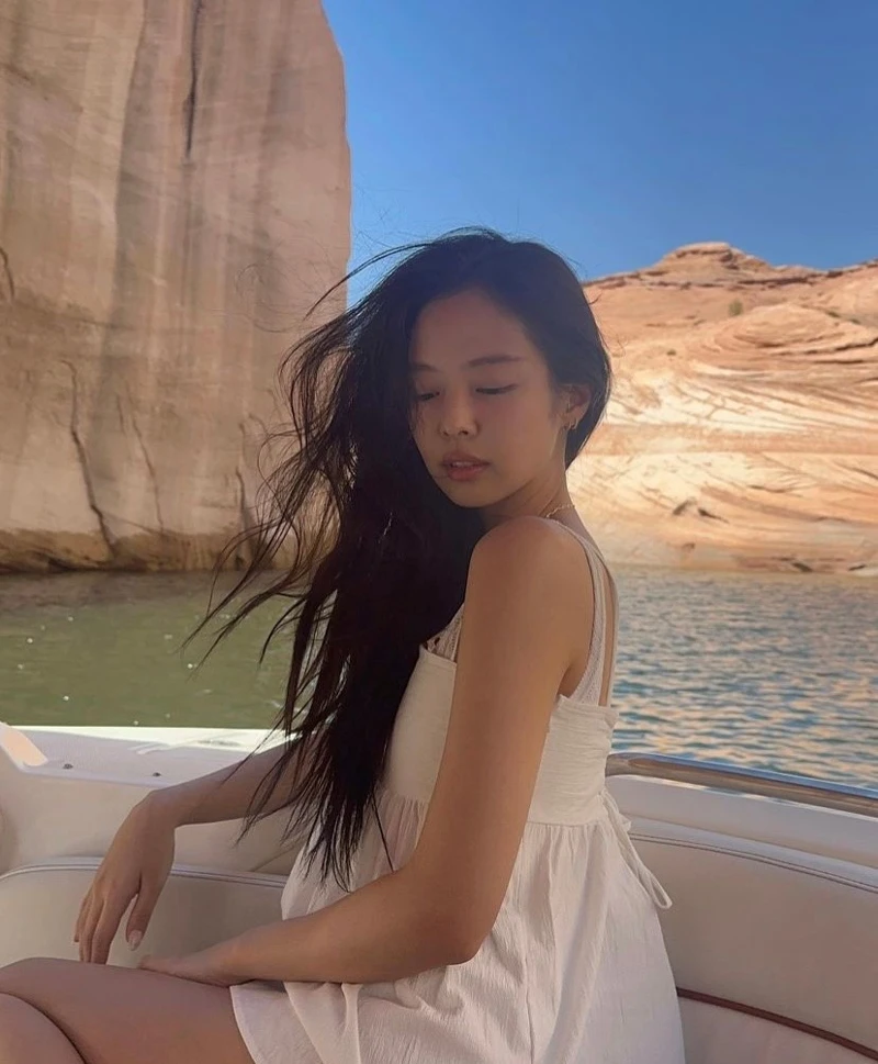 Jennie這樣穿搭珠寶02:耳環