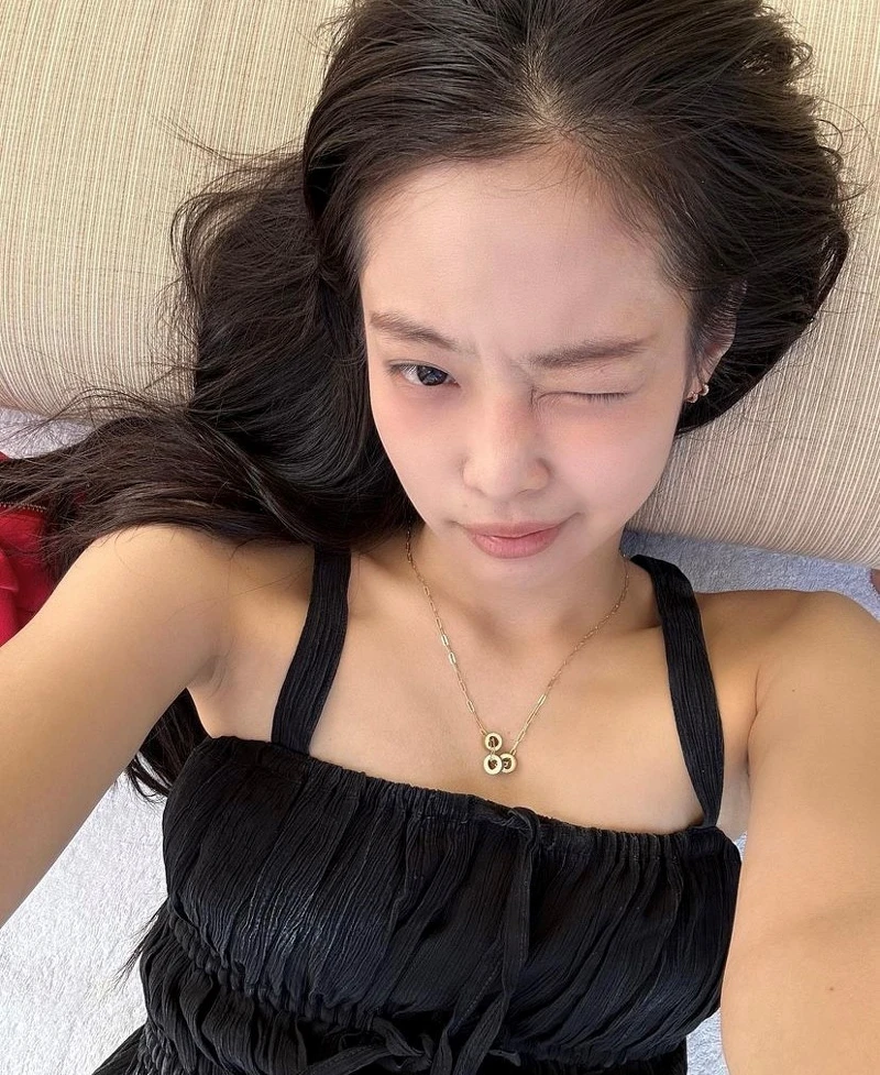 Jennie這樣穿搭珠寶03:項鍊