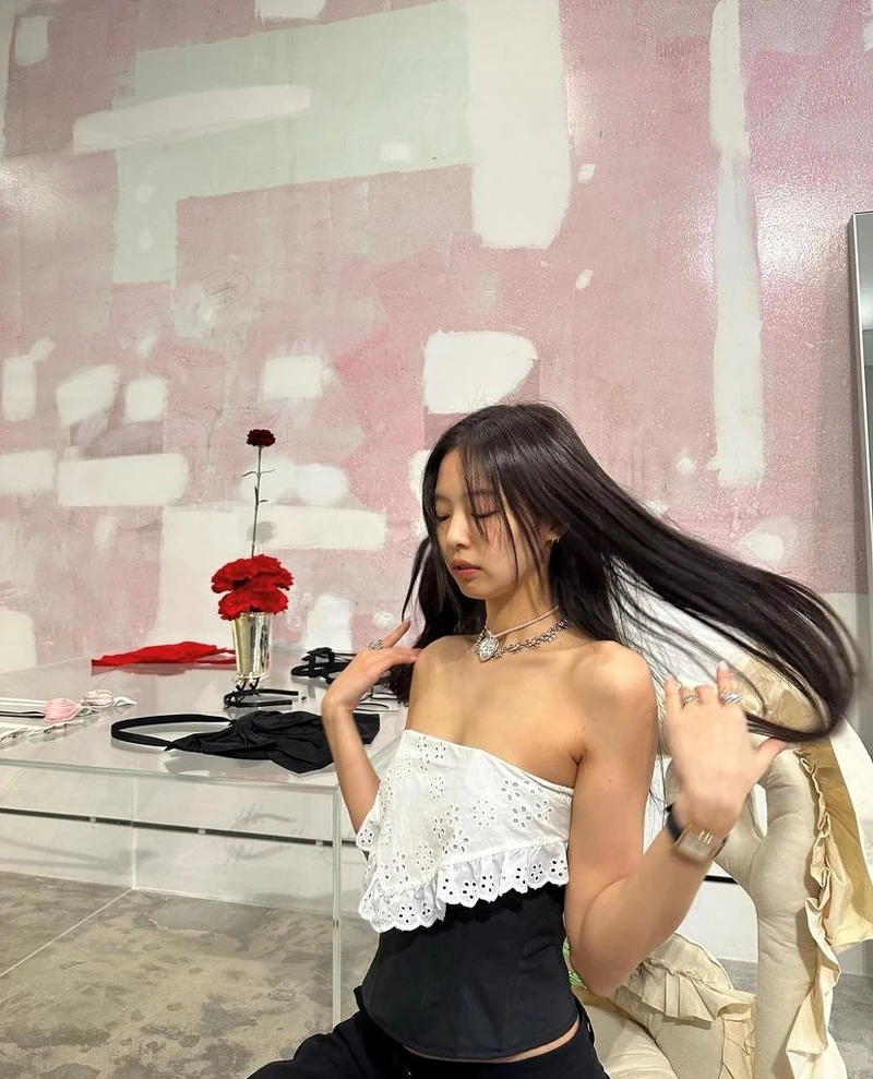 Jennie這樣穿搭珠寶04:手環/腕錶