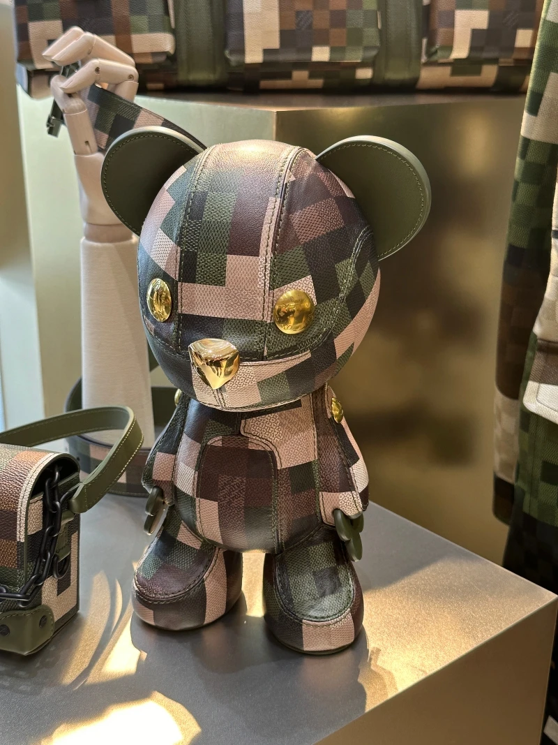 Louis Collectible NT.194,000 Louis Collectible NT.194,000