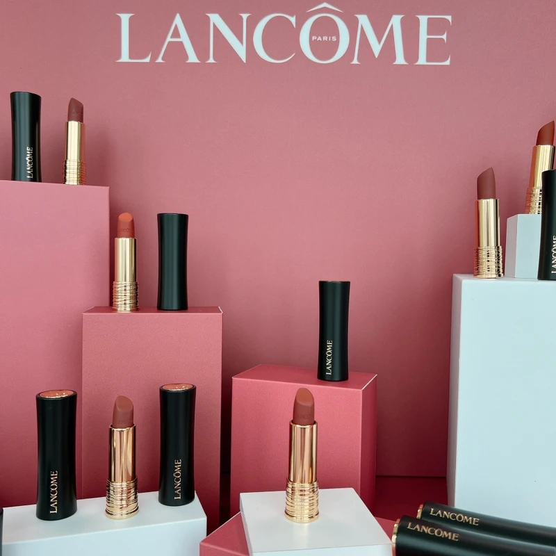 蘭蔻絕對完美唇膏絲絨霧感2024全新色選。 蘭蔻絕對完美唇膏絲絨霧感2024全新色選。