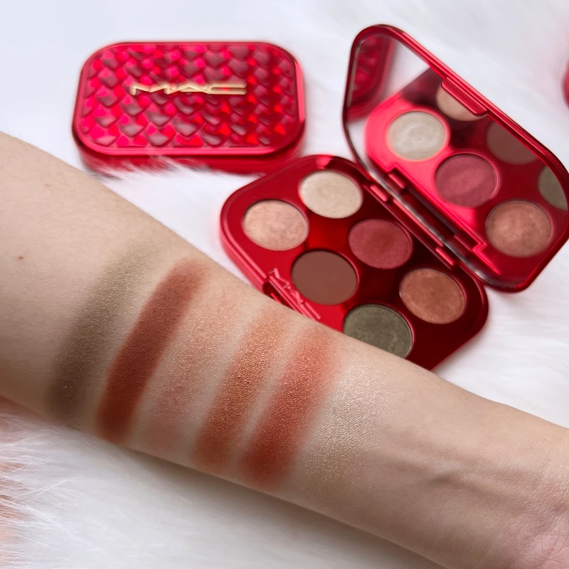 M.A.C熾愛之心6色眼影盤手部試色。