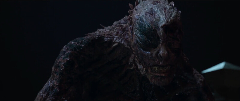 惺沁怪物知道自己傷了女兒，停止暴衝，自己也哭了