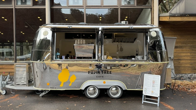 這次合作特別打造的「富錦樹咖啡餐車」。