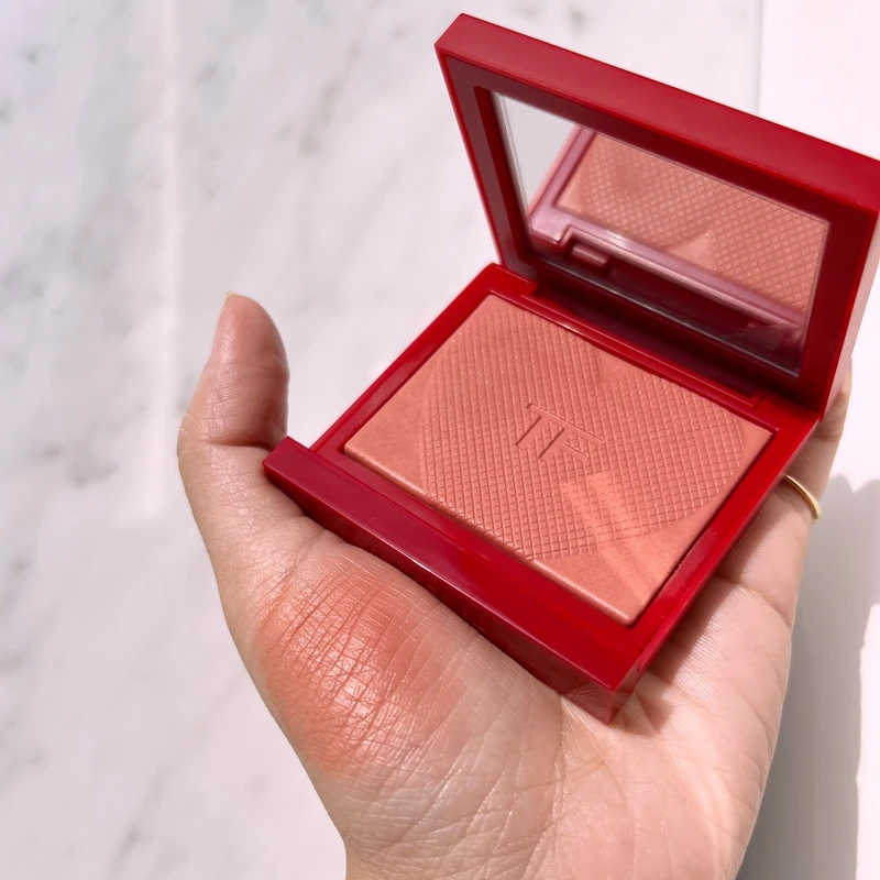 TOM FORD情人節限量彩妝頰彩盤，NT3,100