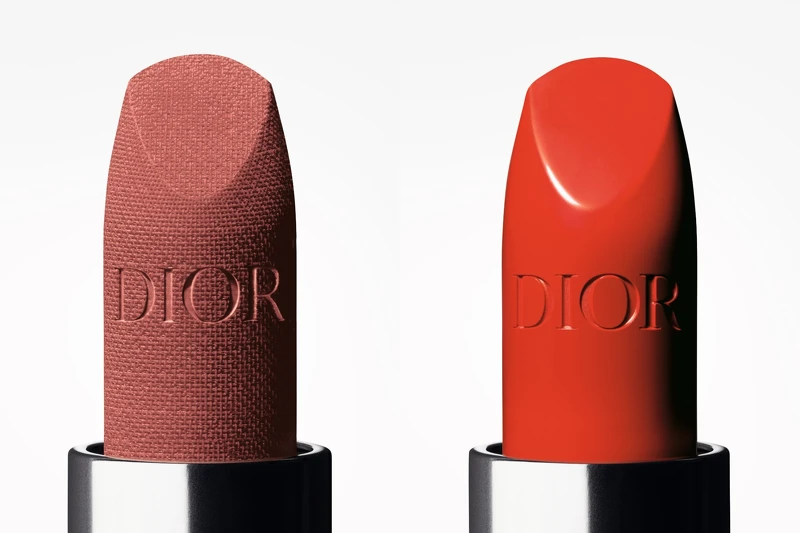 迪奧藍星唇膏#505奶油裸粉、#453亮橙珊瑚，NT1,600。