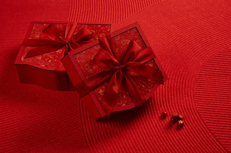 今年以「龍」「鳳」為題。