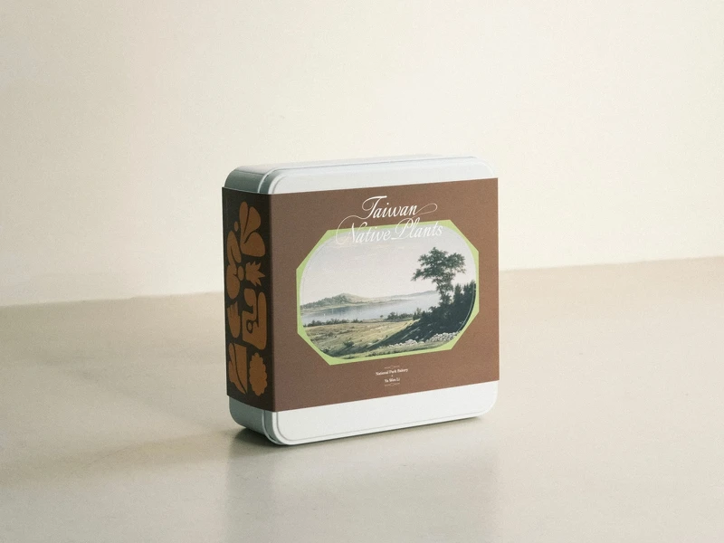 最新「 Taiwan Native Plants 海島植物園」多色餅乾禮盒，巧妙將 Li Ya Wen 以「田代氏石斑木」、「野牡丹」、「芳香萬壽菊」、「蔓荊 」與「澤蘭」等台灣原生植物作為靈感創造的虛擬角色，化為口味多元的色彩餅乾。