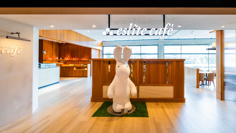「eslite café」營業至晚間12點