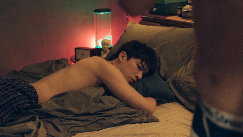 林哲熹於《愛愛內含光》再度挑戰男同志。 林哲熹於《愛愛內含光》再度挑戰男同志。