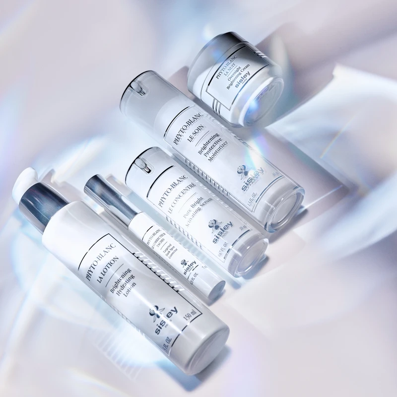 Sisley璀璨鑽白系列2024年加入新成員「夜間水光晶凝露」。