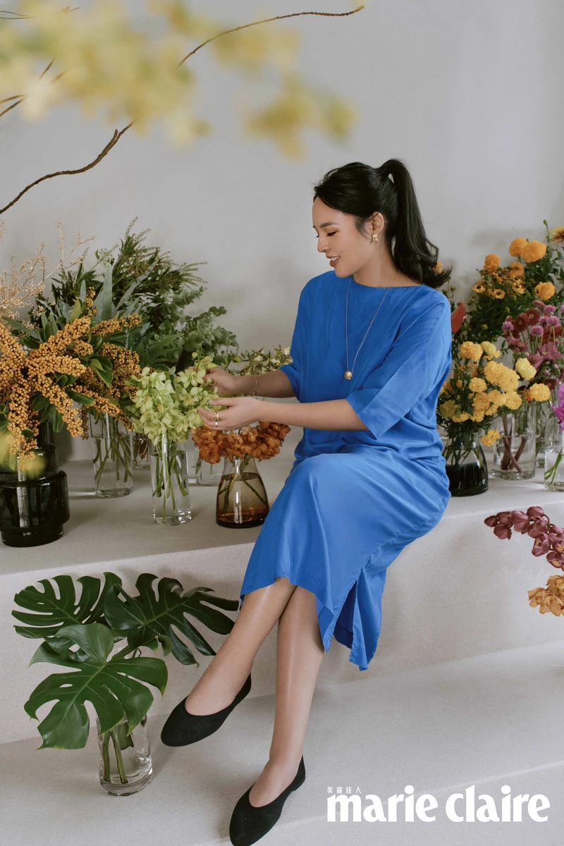 Everina透過習花重新感受生活中的各種美好。 Everina透過習花重新感受生活中的各種美好。