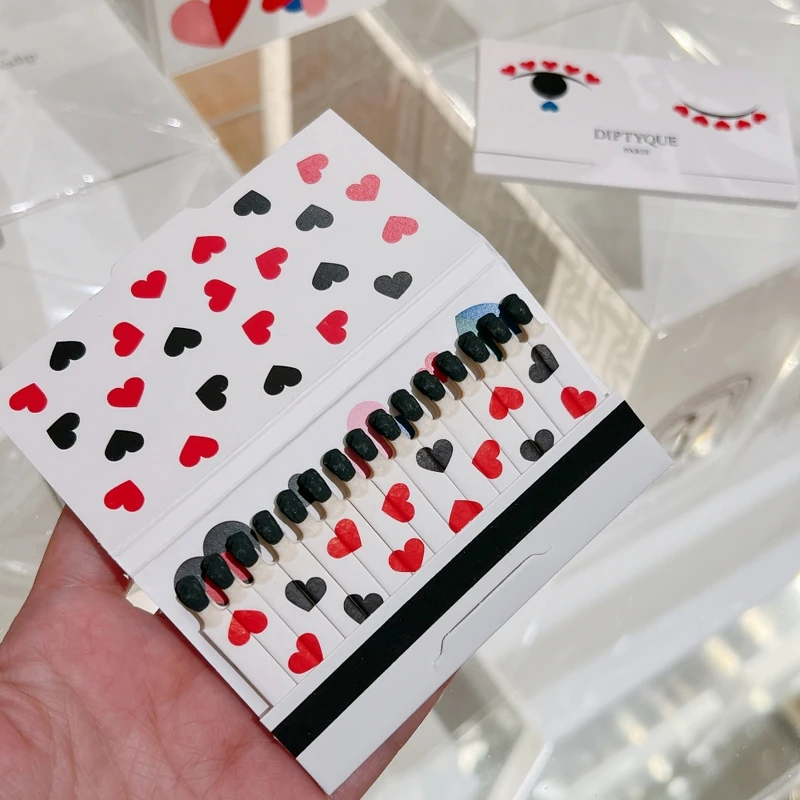 Diptyque 2024情人節限量火柴。