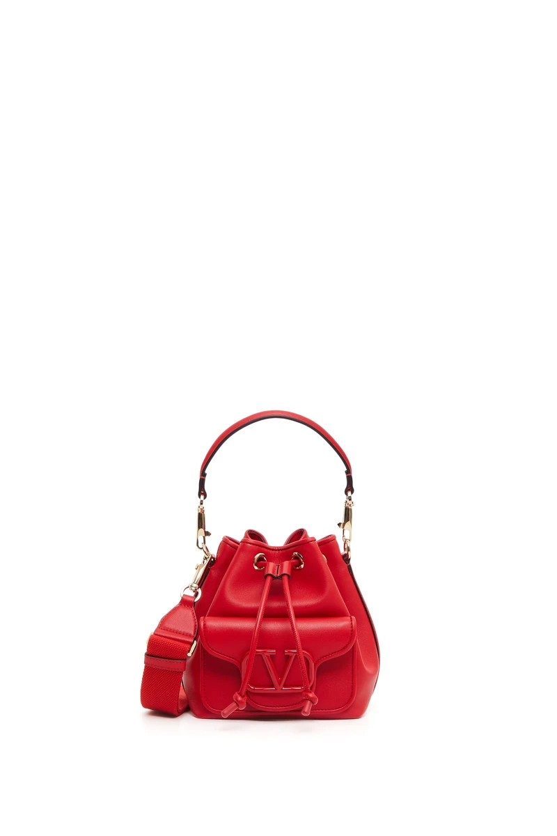 Valentino Garavani Locò Bucket Bag，NT82,000。
