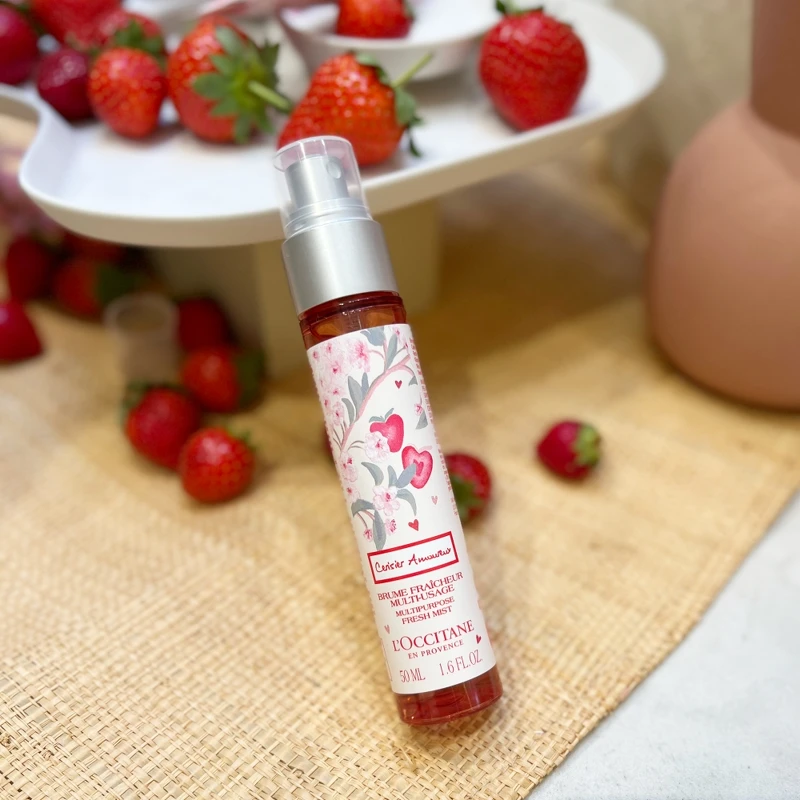 L'OCCITANE歐舒丹草莓櫻花香氛保濕噴霧50ml，NT700(歐舒丹官網、LINE禮物 獨家限定)