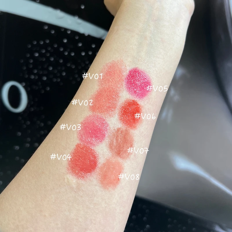 KANEBO星燦嫣紅活力唇膏8色手部試色。 KANEBO星燦嫣紅活力唇膏8色手部試色。