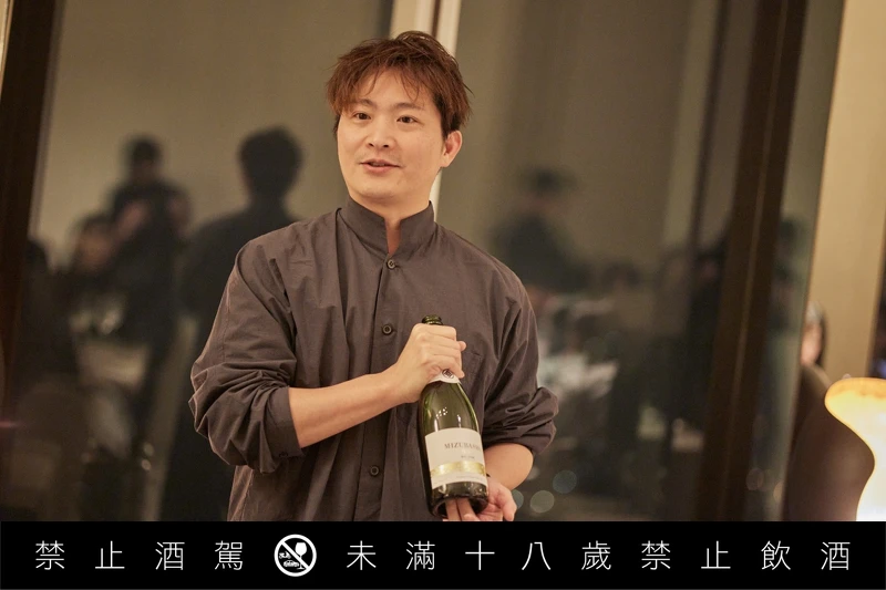 久利酒藏創辦人、同時也是SSI日本酒國際酒匠的楊詩晨(Chris)。 久利酒藏創辦人、同時也是SSI日本酒國際酒匠的楊詩晨(Chris)。