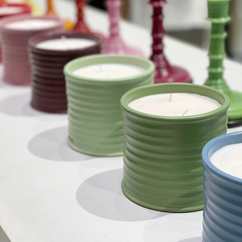 Loewe香氛蠟燭170g,NT3,100、610g,NT7,000、2100g,NT14,700 Loewe香氛蠟燭170g,NT3,100、610g,NT7,000、2100g,NT14,700