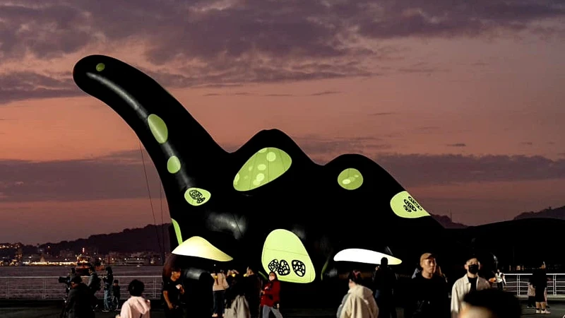 〈#傷口裡的光___Please蛇頸龍〉入夜 〈#傷口裡的光___Please蛇頸龍〉入夜