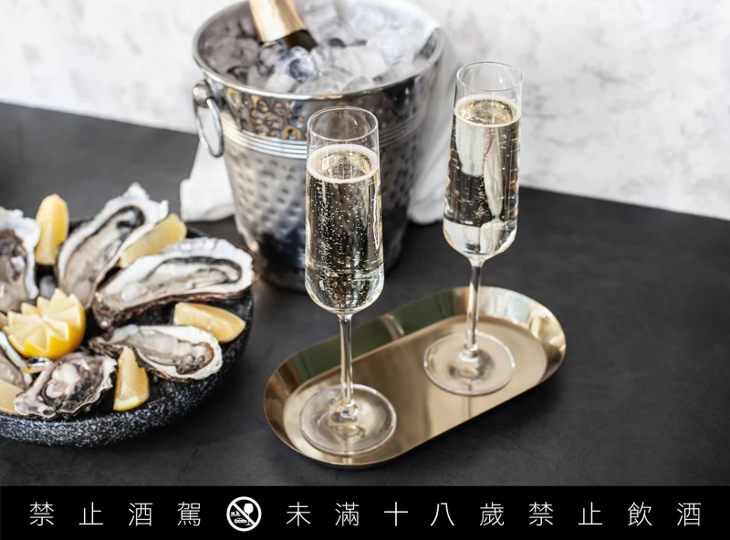 提出了「用米做香檳」的構想,並因此成立了 SHIROKIMONO。 提出了「用米做香檳」的構想,並因此成立了 SHIROKIMONO。