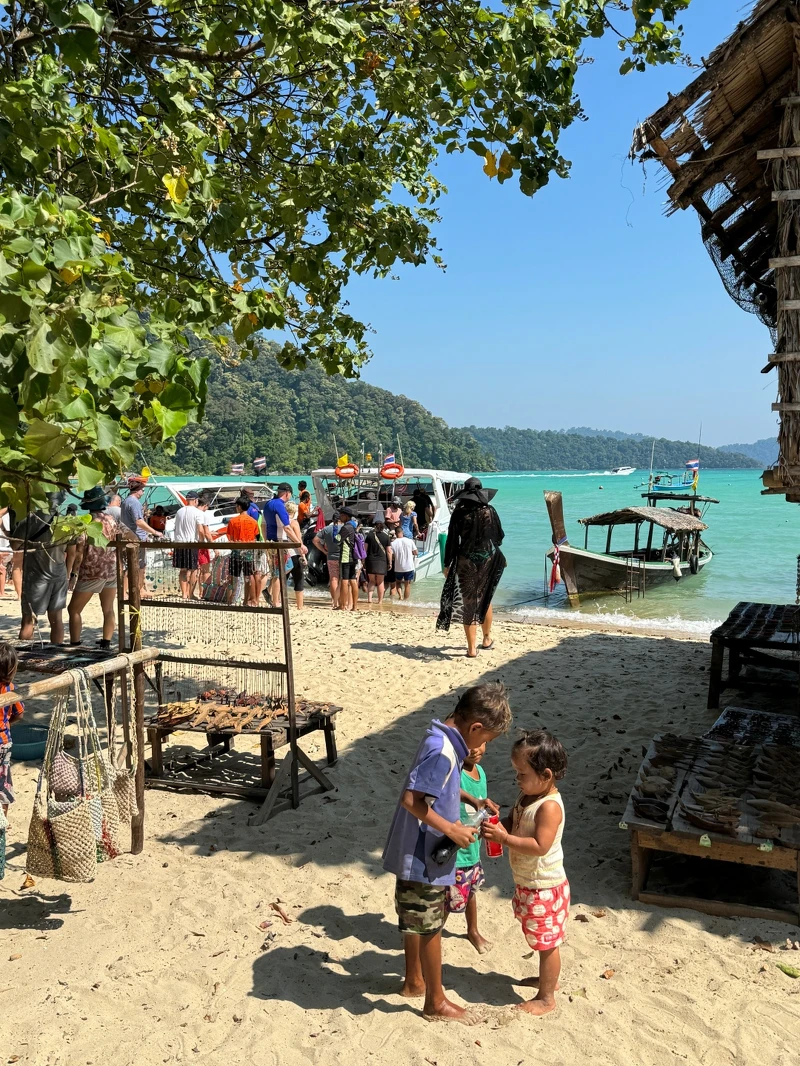 海上吉普賽莫肯人(Moken)(泰國光觀局提供) 海上吉普賽莫肯人(Moken)(泰國光觀局提供)