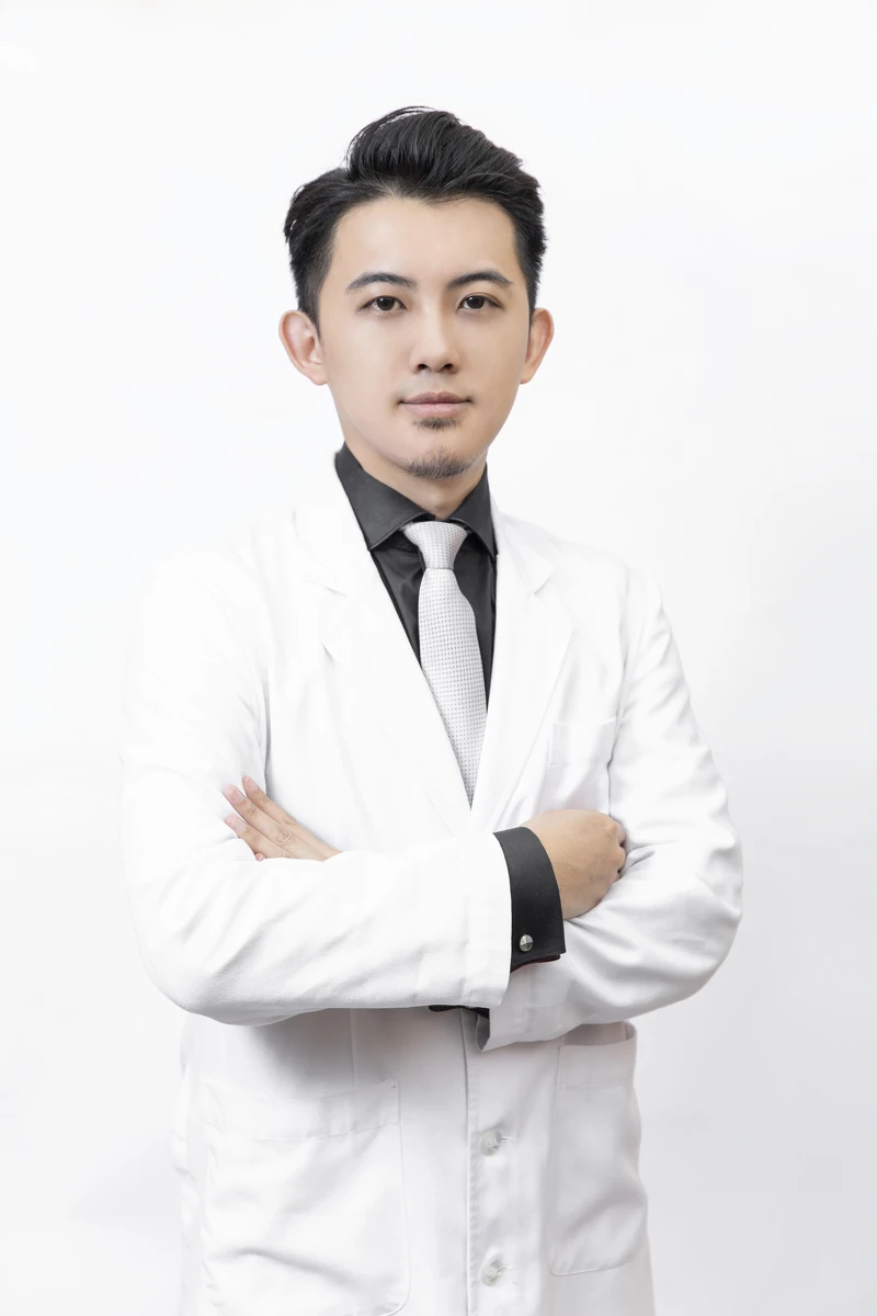 竹北維格醫美診所 皮膚專科 陳昱璁院長 竹北維格醫美診所 皮膚專科 陳昱璁院長