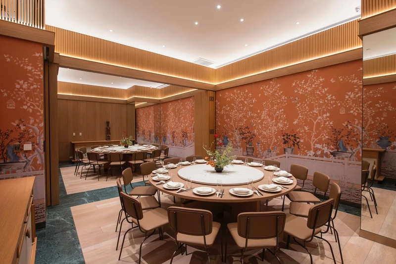 空間能靈活運用,成為30人寬敞獨立包廂空間。 空間能靈活運用,成為30人寬敞獨立包廂空間。