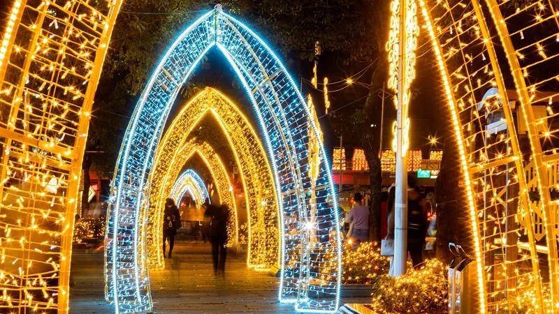 中華路光廊已點亮 中華路光廊已點亮