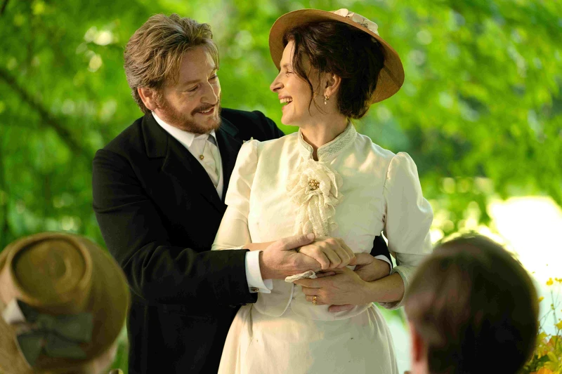 茱麗葉畢諾許、班諾馬吉梅大和解《火上鍋》濃情密意療癒女兒心 茱麗葉畢諾許、班諾馬吉梅大和解《火上鍋》濃情密意療癒女兒心