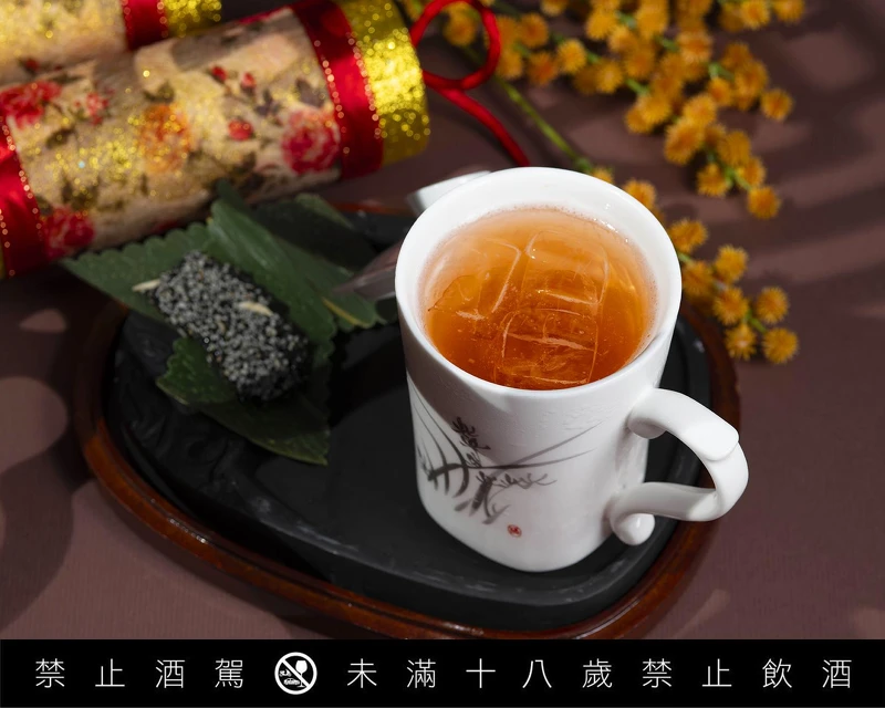 台北遠東香格里拉 新春限定夢幻酒吧Dream Bar 新春特調「琴瑟和鳴」450元。