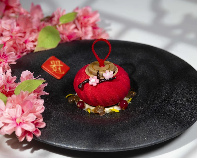 台北遠東香格里拉 新春限定夢幻酒吧Dream Bar 節慶甜點「節慶甜點-燈籠」368元。