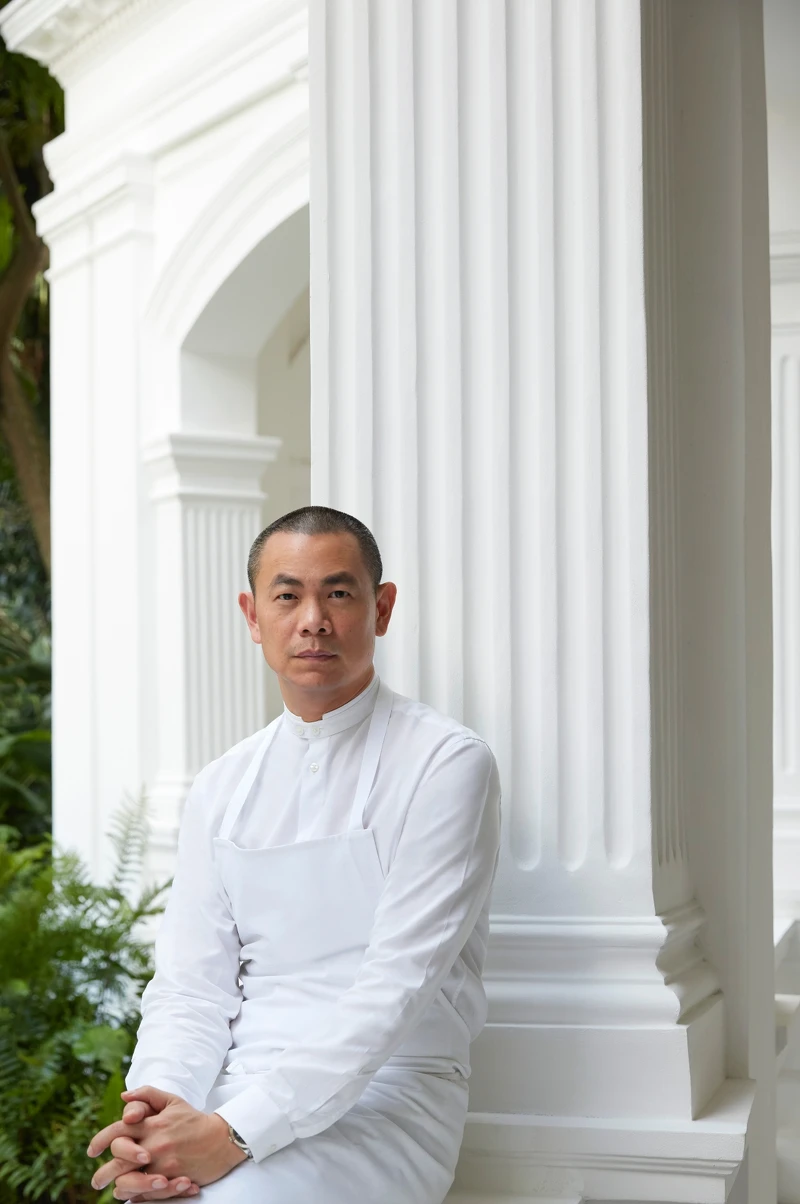 2014年時則以「重新定義台灣味 The New Interpretation of Taiwanese Flavor」的核心概念回到台灣創立「RAW」餐廳。 2014年時則以「重新定義台灣味 The New Interpretation of Taiwanese Flavor」的核心概念回到台灣創立「RAW」餐廳。
