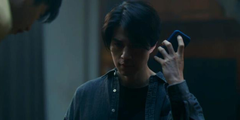 鄭進灣認真聽錄音檔便真偽