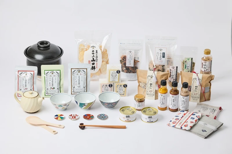 為了搭配優質米飯,也精挑細選來自全國優質調味料、食材、食器與料理道具。 為了搭配優質米飯,也精挑細選來自全國優質調味料、食材、食器與料理道具。