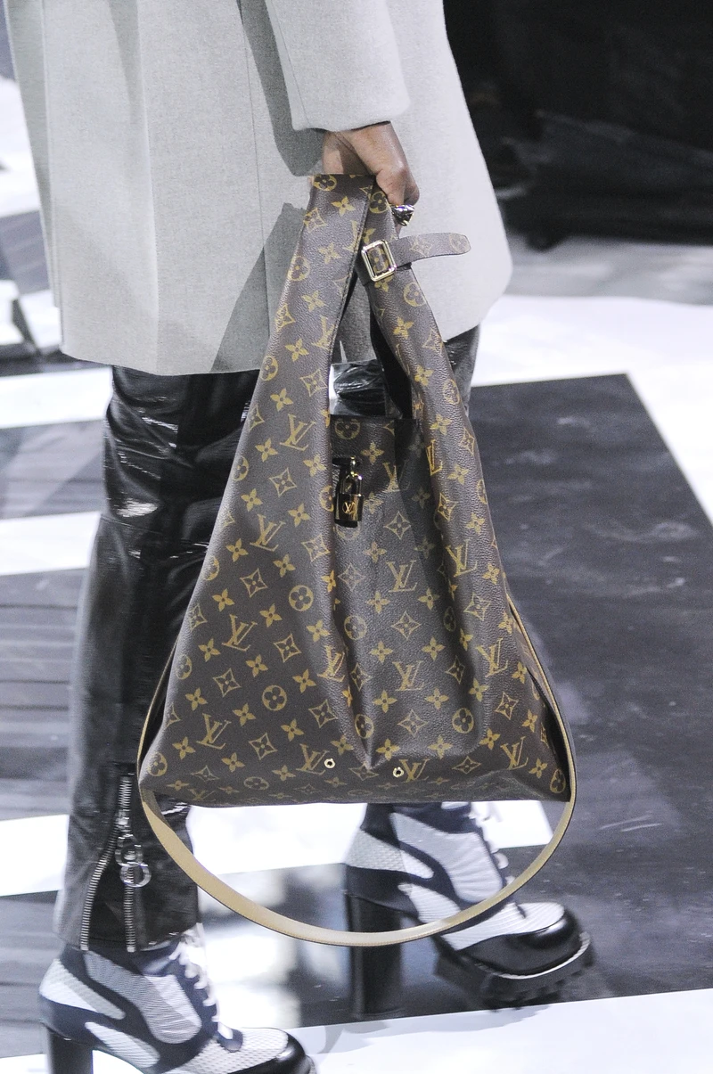 Louis Vuitton 2016秋冬秀場上首次亮相Atlantis包款。