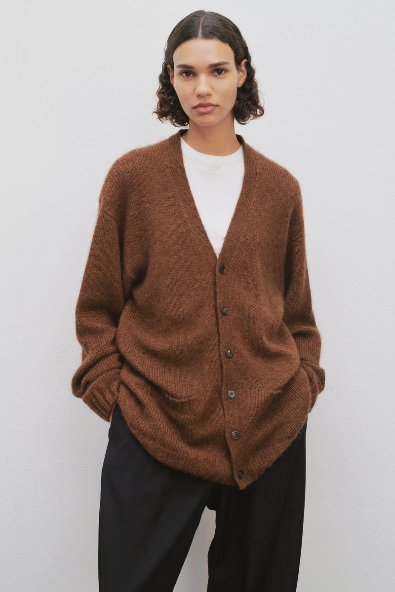 The Row。 The Row。