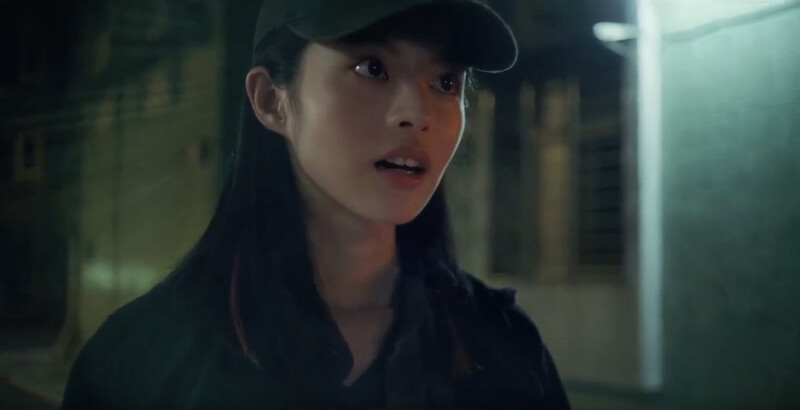 收到學長博齊簡訊的邱曖。 收到學長博齊簡訊的邱曖。