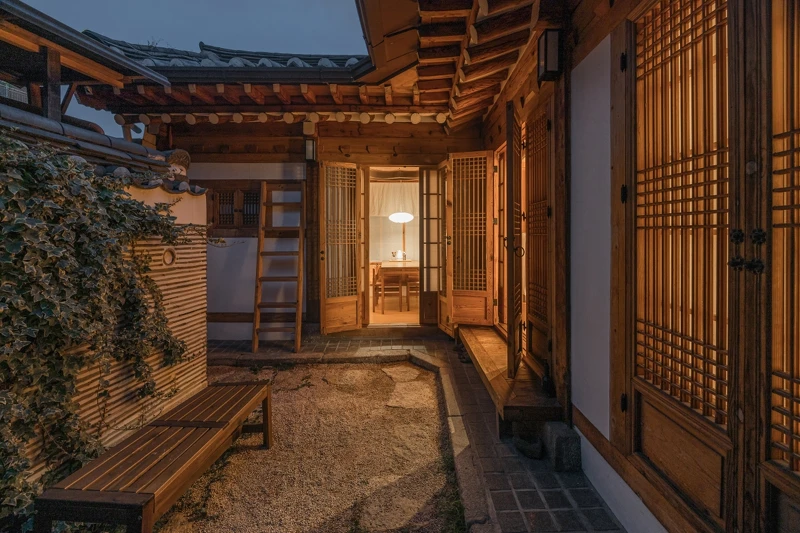 夜晚寧靜的庭院氛圍。Photo by Yoon Taehoon @_yoonic 夜晚寧靜的庭院氛圍。Photo by Yoon Taehoon @_yoonic