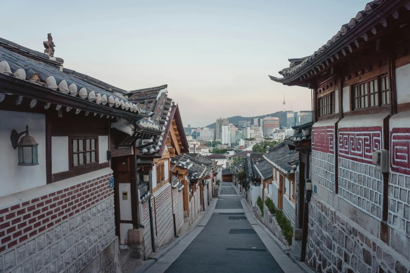 韓國擁有豐富的歷史和文化遺產,如古蹟、宮殿、寺廟等,展現了韓國悠久的歷史和傳統 韓國擁有豐富的歷史和文化遺產,如古蹟、宮殿、寺廟等,展現了韓國悠久的歷史和傳統