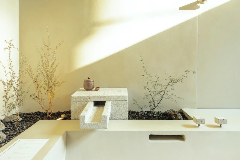 寬闊舒適的浴池空間。Photo by Texture on Texture 寬闊舒適的浴池空間。Photo by Texture on Texture